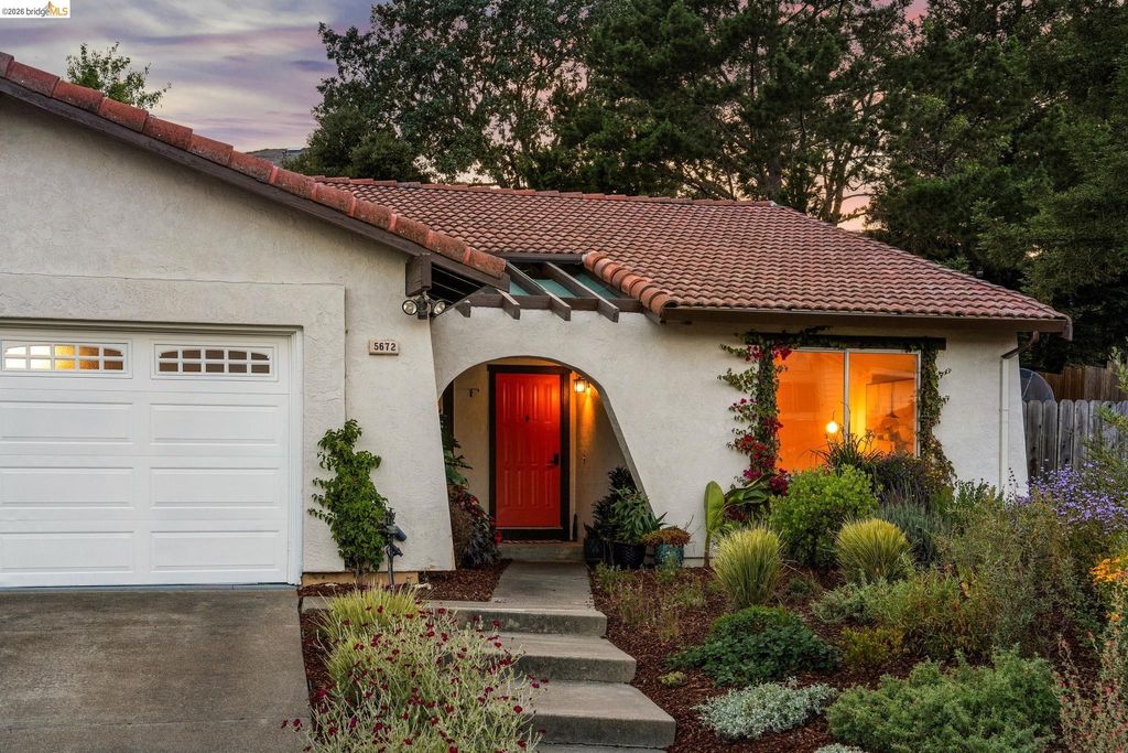 Photo of 5672 Torrey Pine Ct, El Sobrante, CA 94803 (MLS # 41135424)