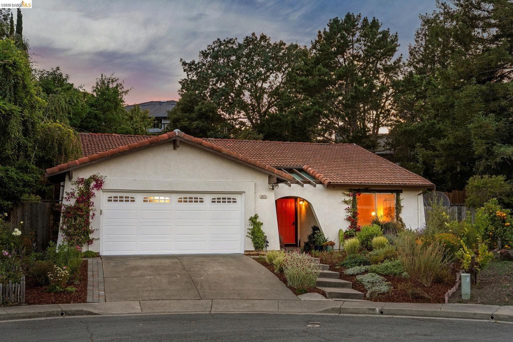 Photo of 5672 Torrey Pine Ct, El Sobrante, CA 94803 (MLS # 41135424)