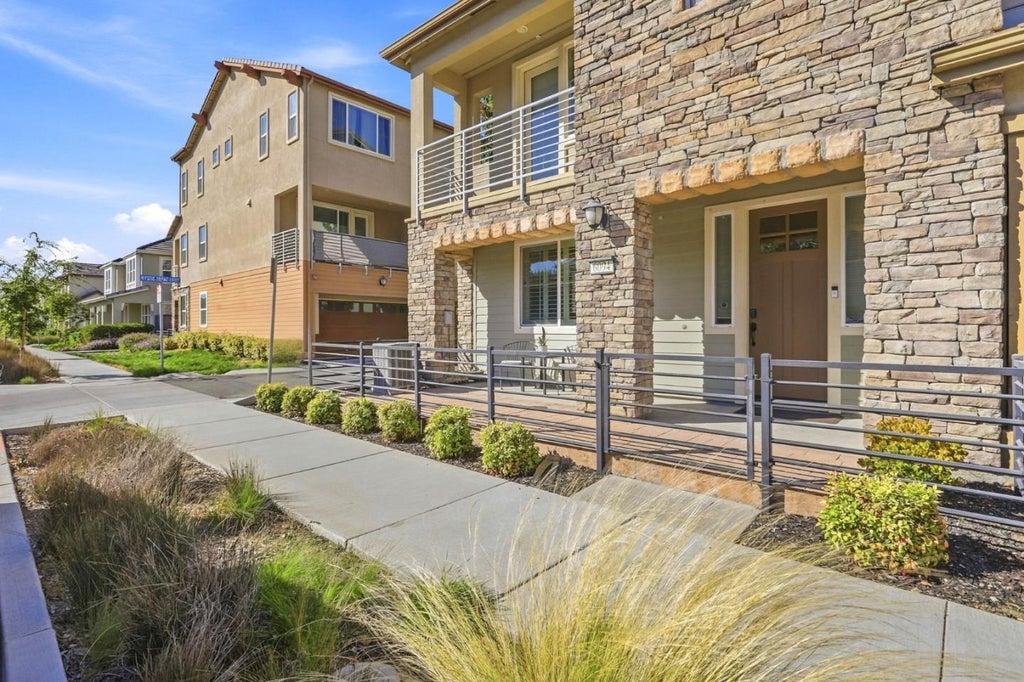 Photo of 6094 Charlotte Drive, San Jose, CA 95123 (MLS # ML82061363)