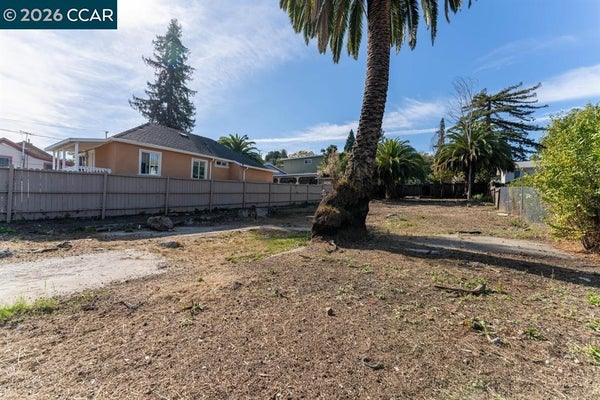 2011 SACRAMENTO ST, VALLEJO, CA 94590 - Image efac0de904c82665e7bf0c2f3d170776/1380900441