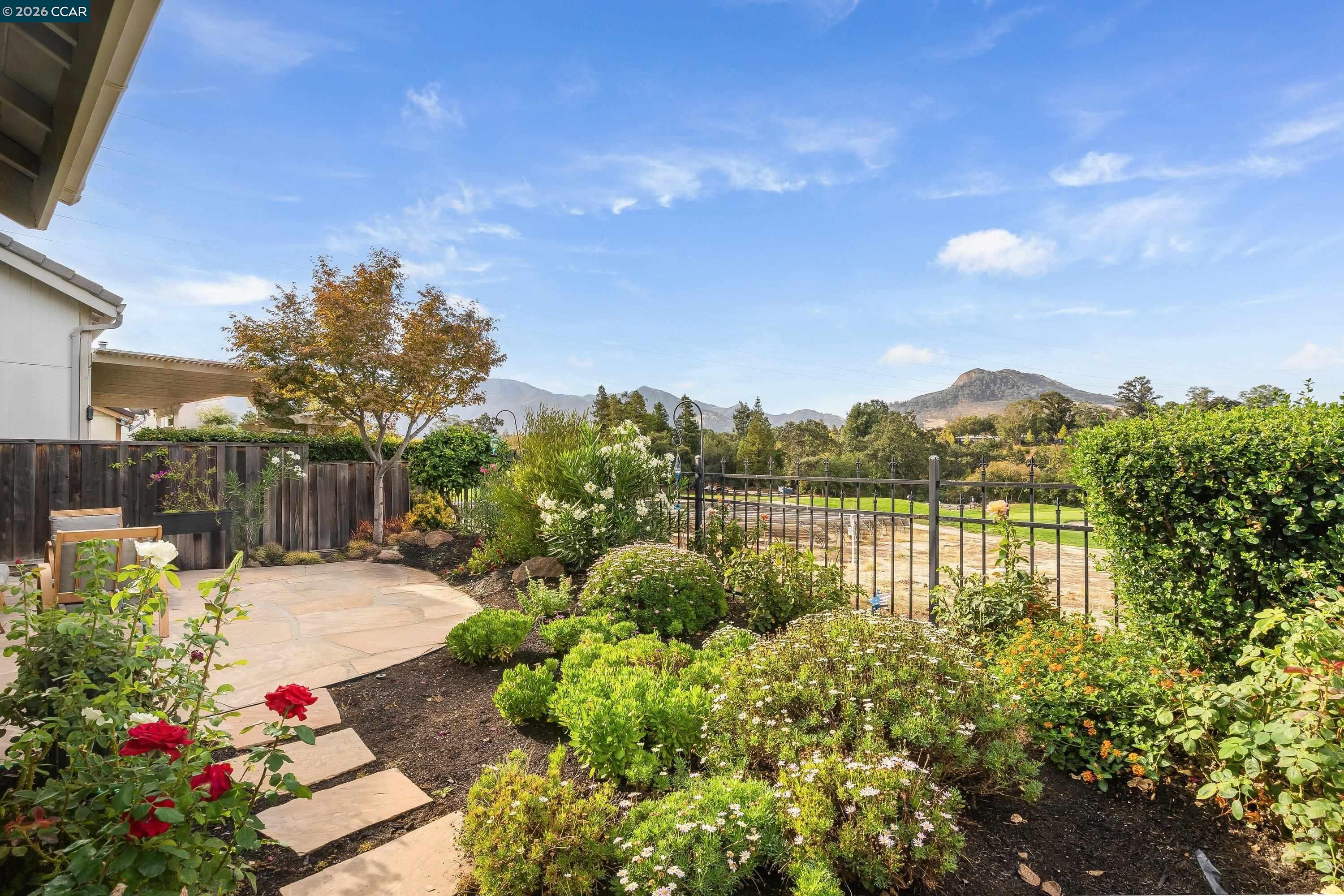 1049 Feather Cir