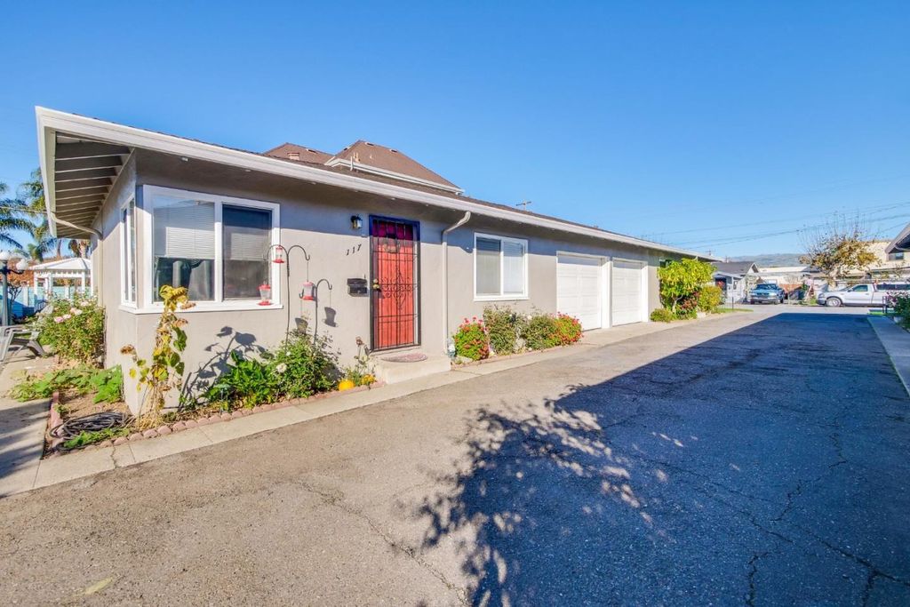 Photo of 119 S 26th Street, San Jose, CA 95116 (MLS # ML82048035)