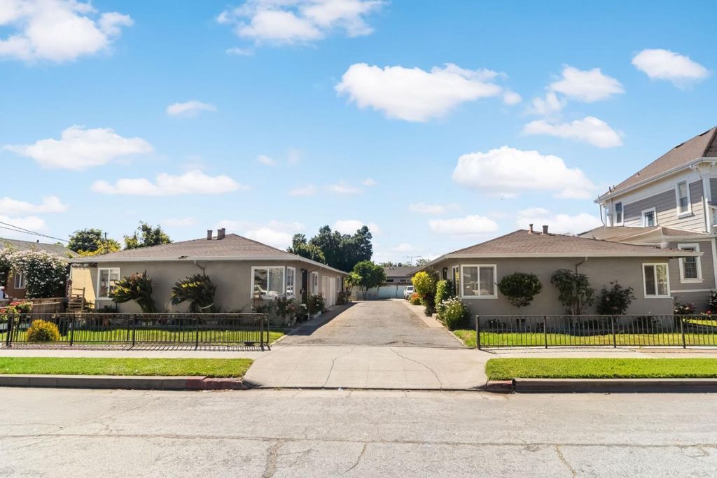 Photo of 119 S 26th Street, San Jose, CA 95116 (MLS # ML82048035)