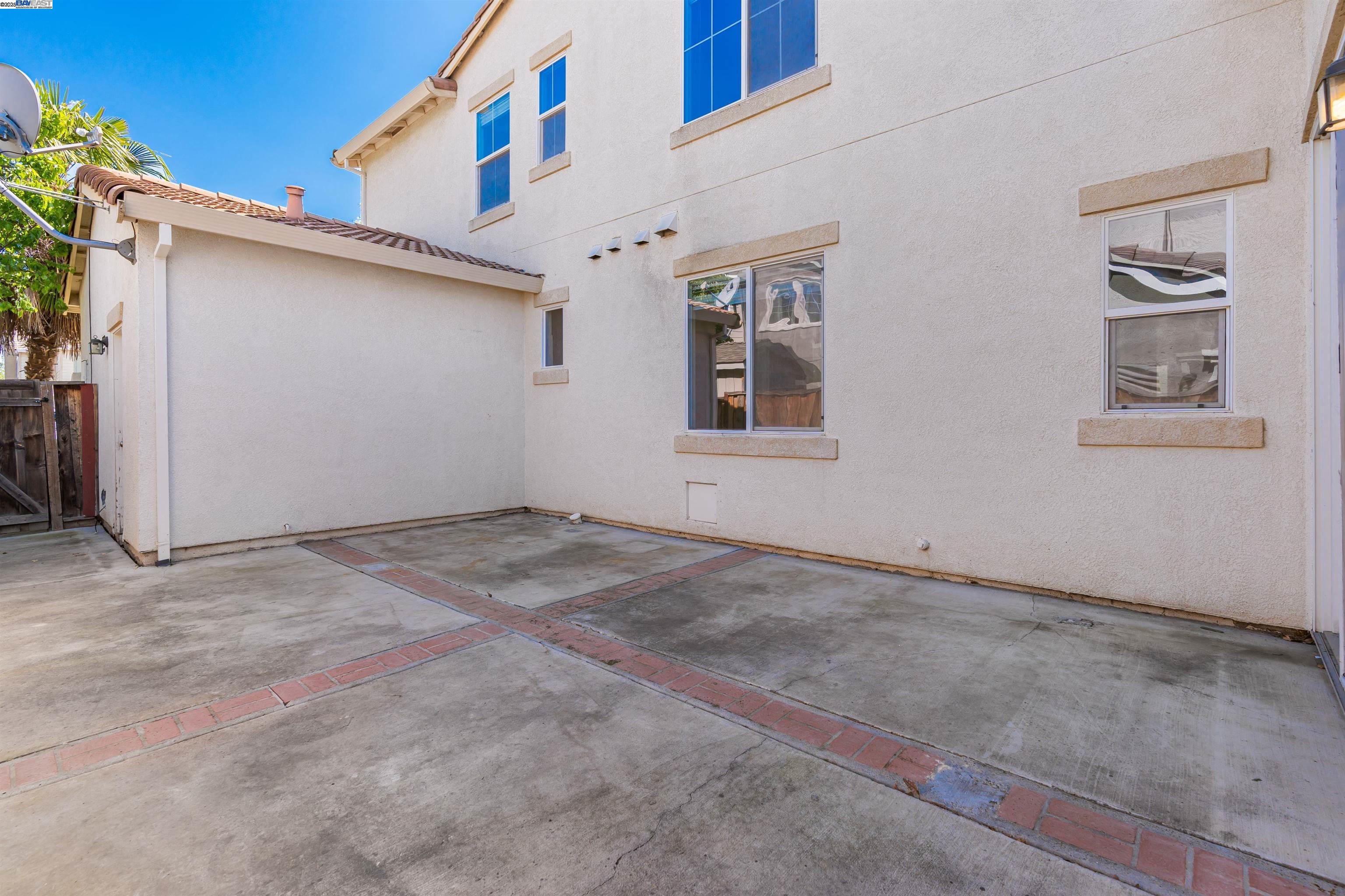423 Riley Ct