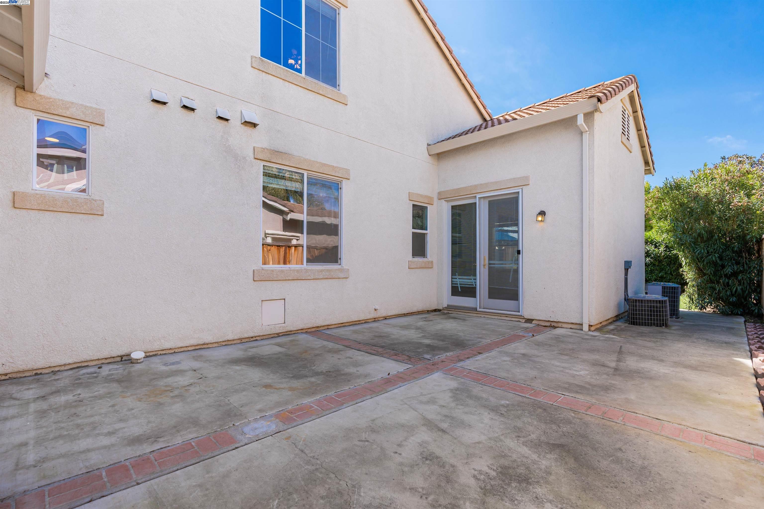 423 Riley Ct