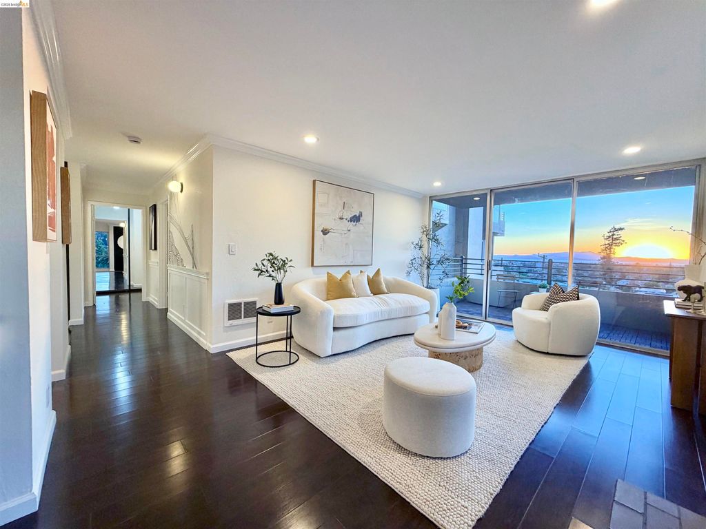 Photo of 5340 Broadway Ter #307, Oakland, CA 94618 (MLS # 41135509)