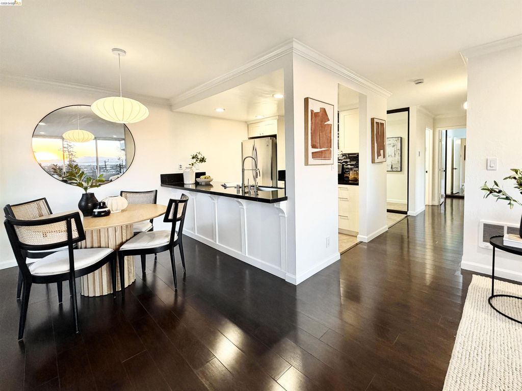 Photo of 5340 Broadway Ter #307, Oakland, CA 94618 (MLS # 41135509)