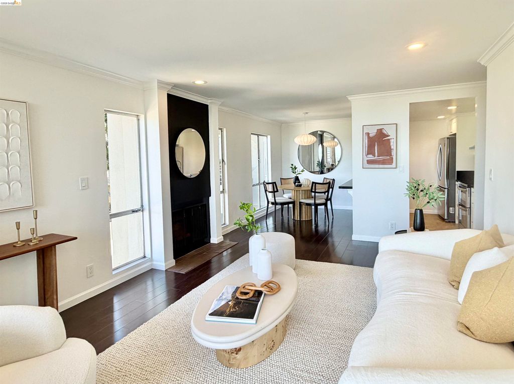 Photo of 5340 Broadway Ter #307, Oakland, CA 94618 (MLS # 41135509)