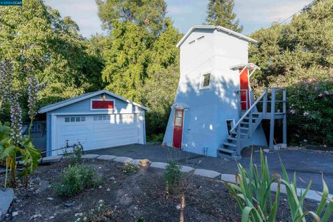 A home in El Sobrante