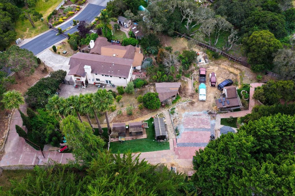 Photo of 18171 Berta Canyon Road, Salinas, CA 93907 (MLS # ML82041629)