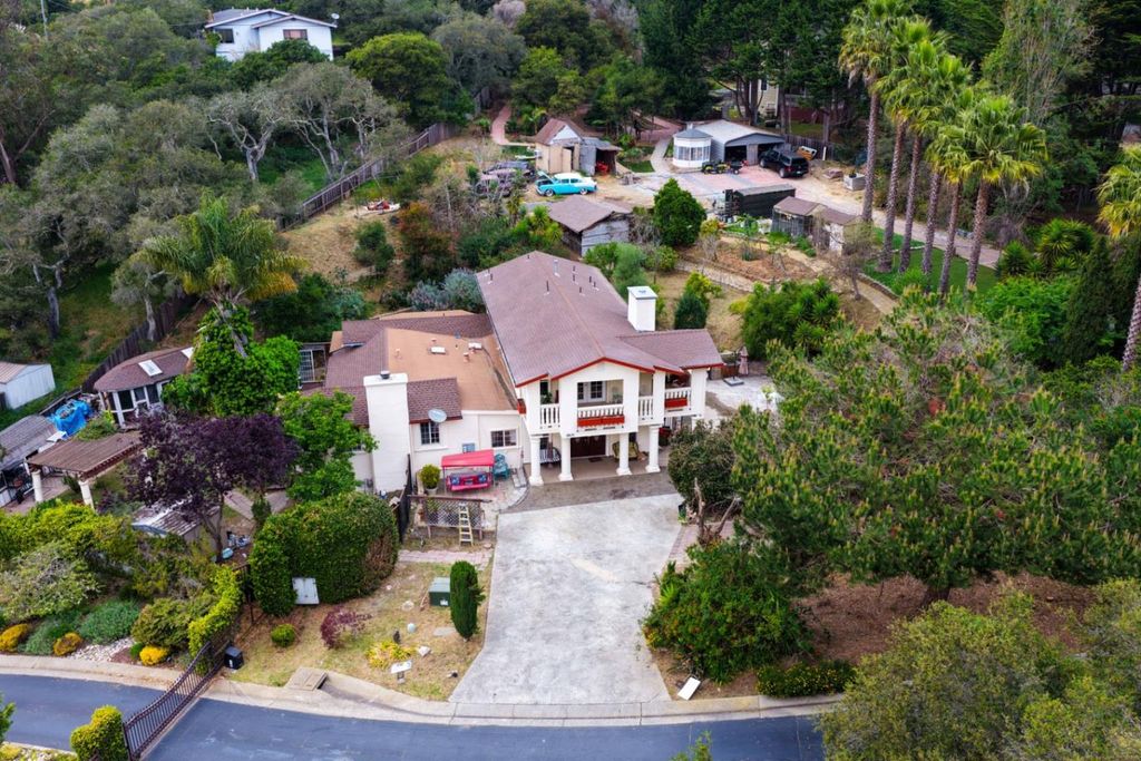 Photo of 18171 Berta Canyon Road, Salinas, CA 93907 (MLS # ML82041629)