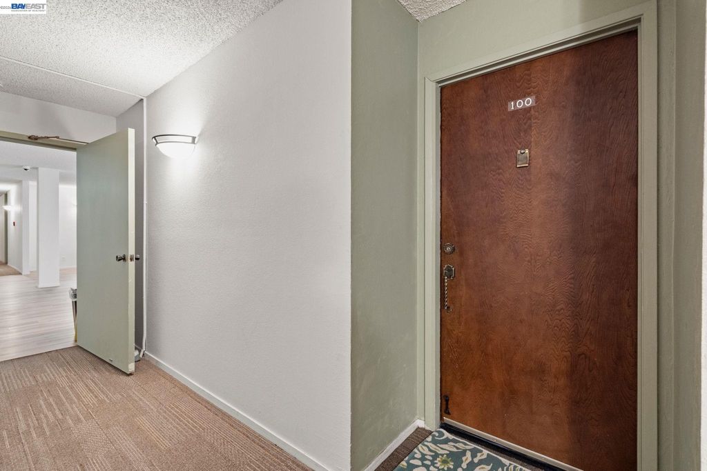 Photo of 955 Shorepoint Ct #100, Alameda, CA 94501 (MLS # 41128842)