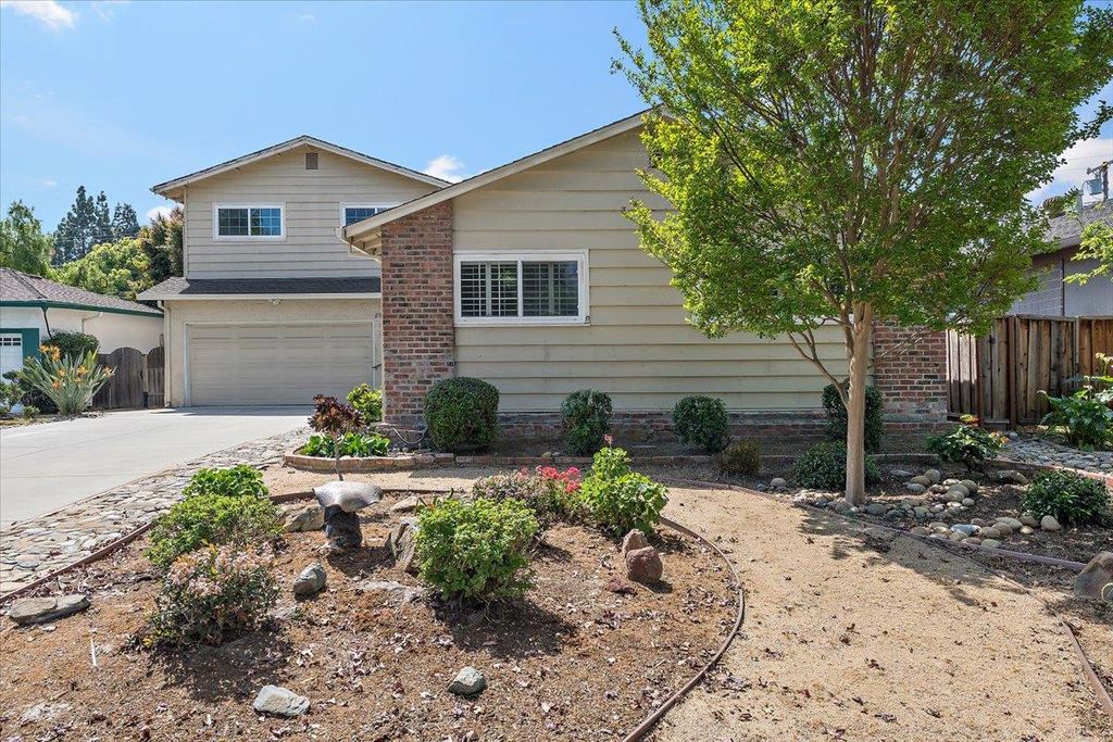 Photo of 898 Hummingbird Drive, San Jose, CA 95125 (MLS # ML82040931)