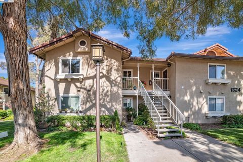 1324 Chateau Cmn Livermore CA 94550