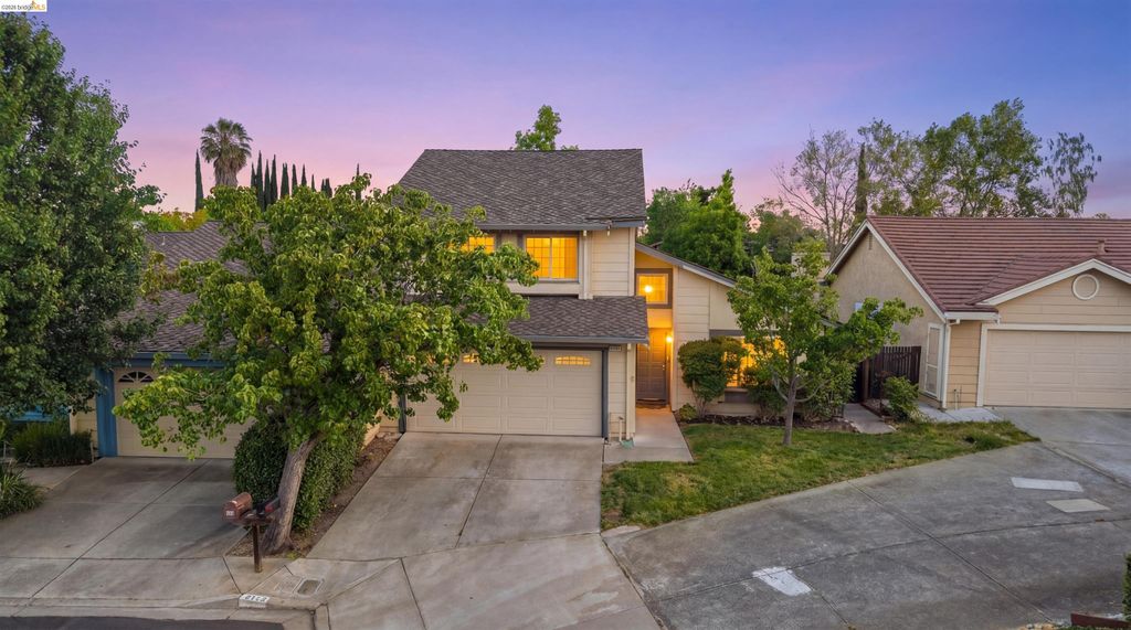 Photo of 2135 Rock Pass Pl, Martinez, CA 94553 (MLS # 41135313)