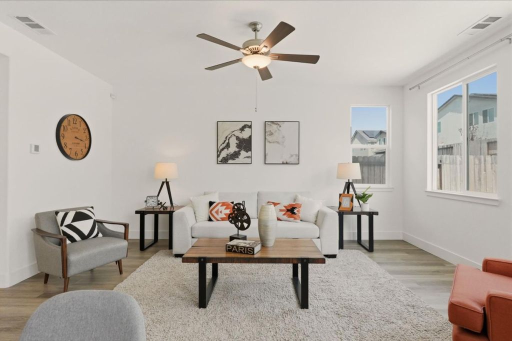 Photo of 1207 Walker Peak Way, Hollister, CA 95023 (MLS # ML82038890)