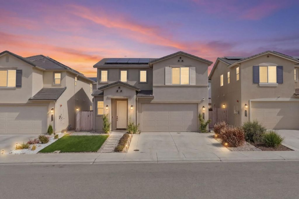 Photo of 1207 Walker Peak Way, Hollister, CA 95023 (MLS # ML82038890)