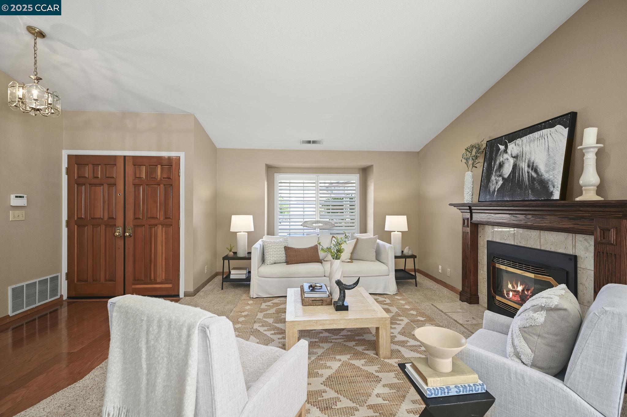 Castro Valley, California 94552, United States, 3 Bedrooms Bedrooms, ,2 BathroomsBathrooms,Residential,Active,186000