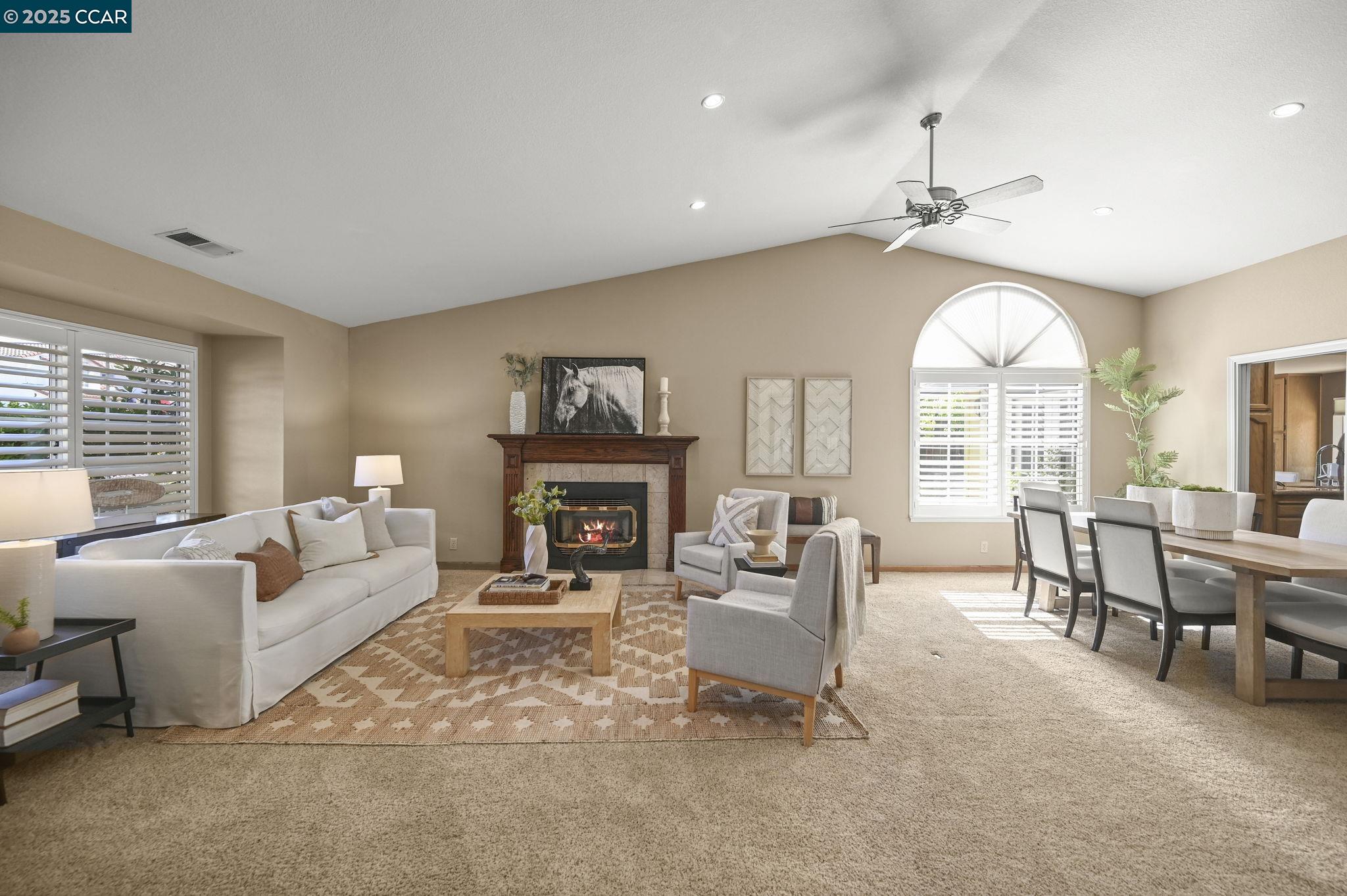 Castro Valley, California 94552, United States, 3 Bedrooms Bedrooms, ,2 BathroomsBathrooms,Residential,Active,186000