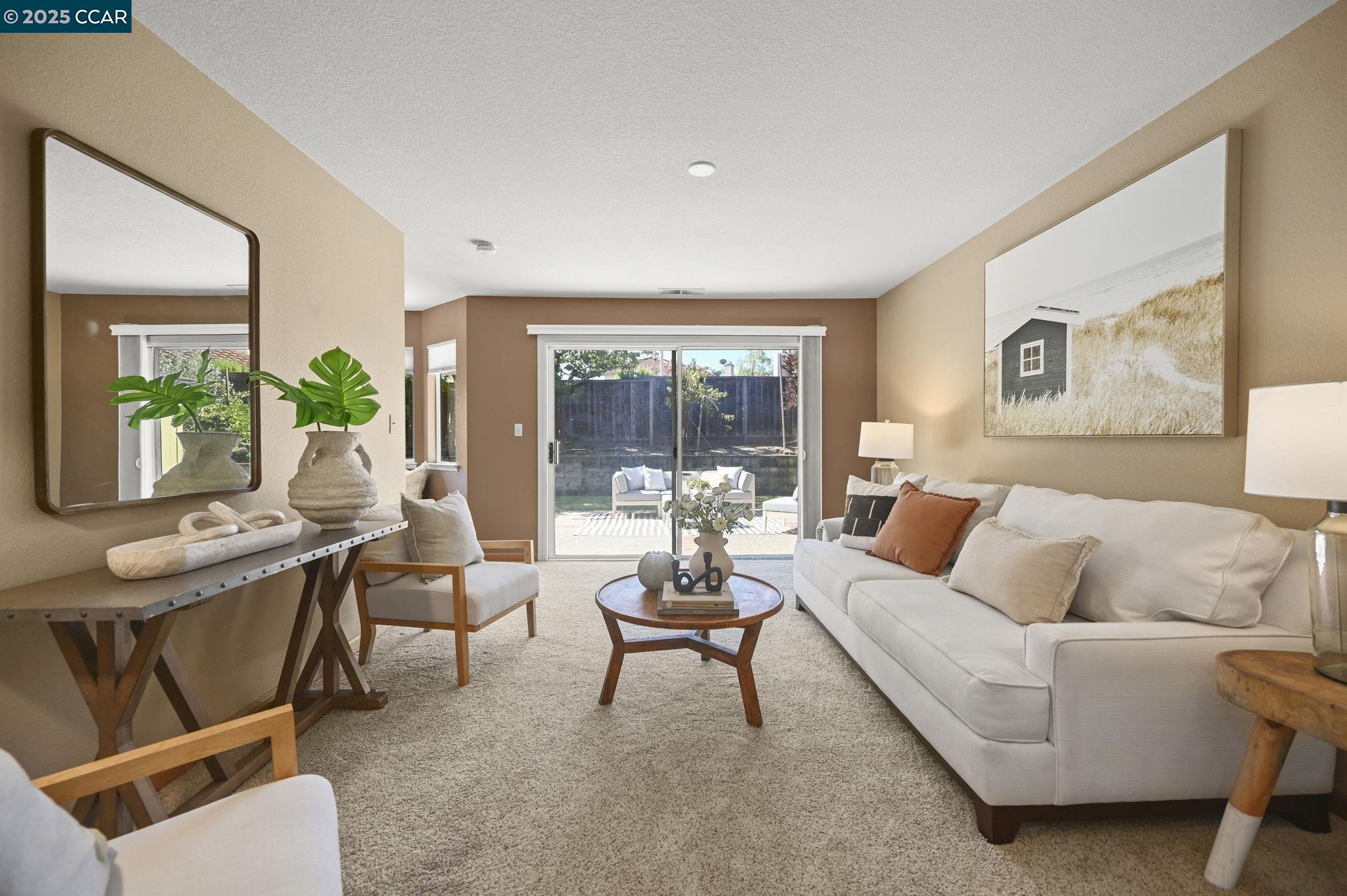 Castro Valley, California 94552, United States, 3 Bedrooms Bedrooms, ,2 BathroomsBathrooms,Residential,Active,186000