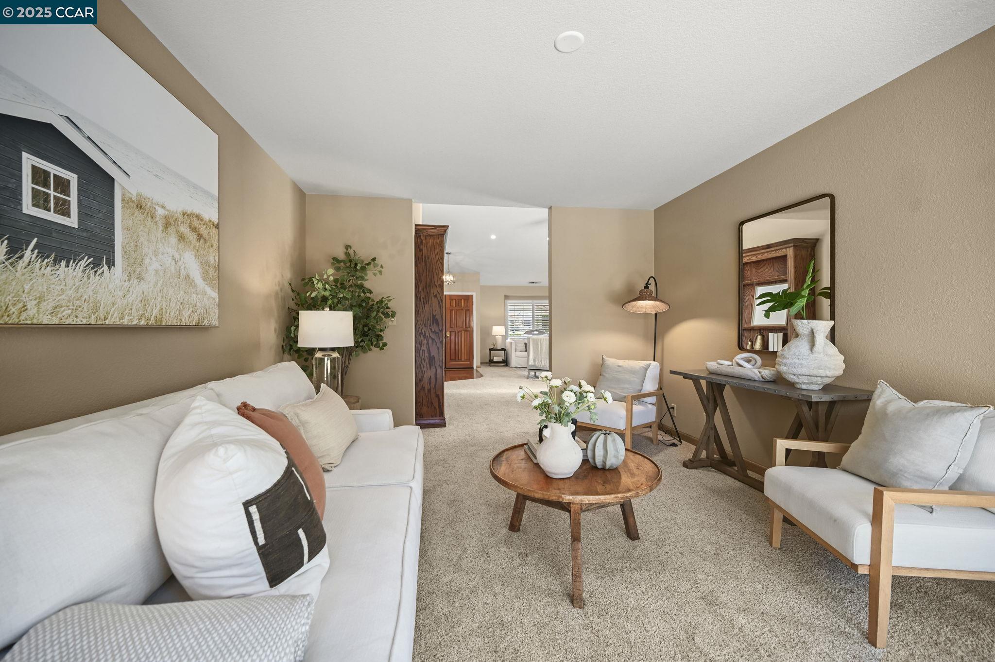 Castro Valley, California 94552, United States, 3 Bedrooms Bedrooms, ,2 BathroomsBathrooms,Residential,Active,186000