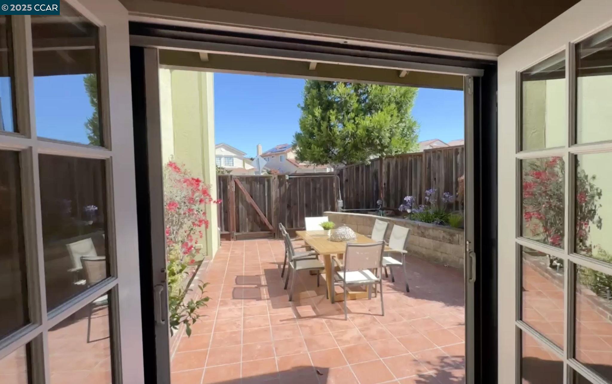 Castro Valley, California 94552, United States, 3 Bedrooms Bedrooms, ,2 BathroomsBathrooms,Residential,Active,186000