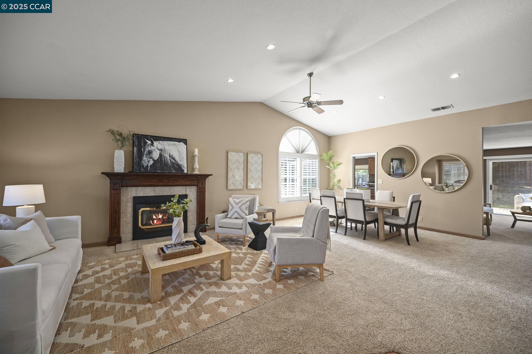 Castro Valley, California 94552, United States, 3 Bedrooms Bedrooms, ,2 BathroomsBathrooms,Residential,Active,186000