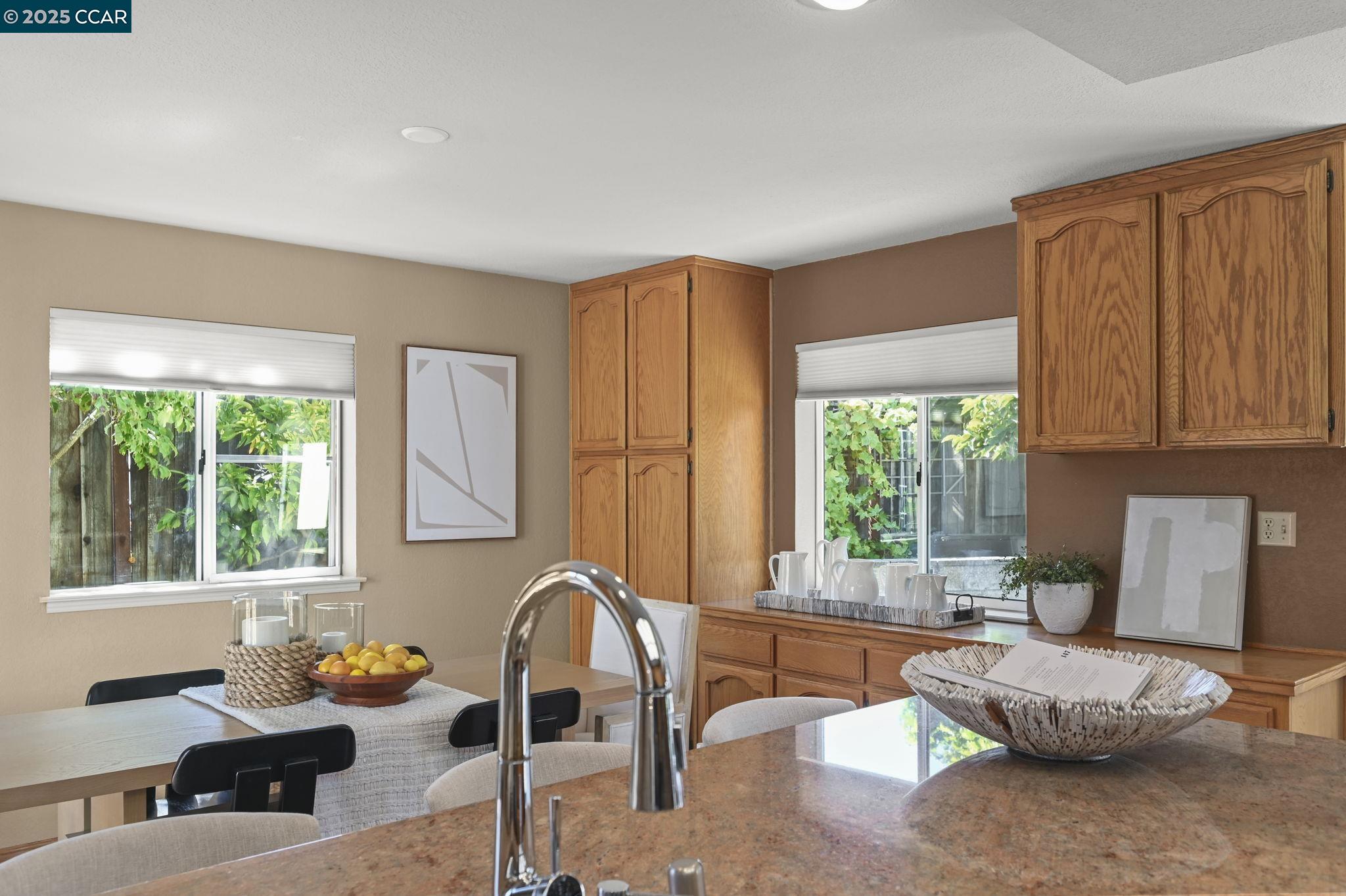 Castro Valley, California 94552, United States, 3 Bedrooms Bedrooms, ,2 BathroomsBathrooms,Residential,Active,186000