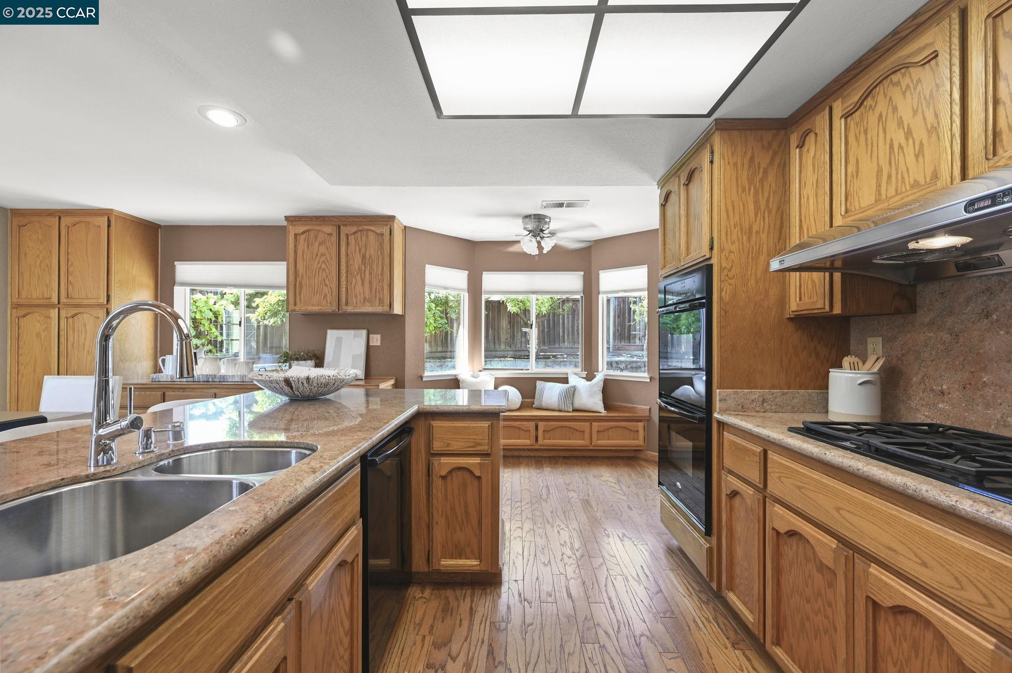 Castro Valley, California 94552, United States, 3 Bedrooms Bedrooms, ,2 BathroomsBathrooms,Residential,Active,186000