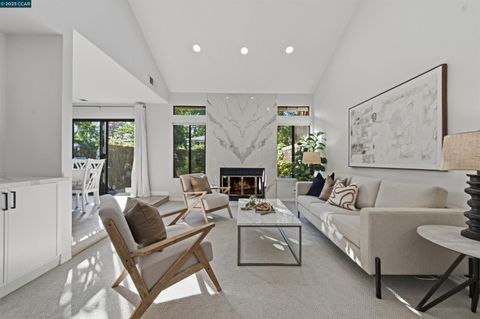 Photo of 305 Windstream Place, Danville, CA 94536 (MLS # 41116099)