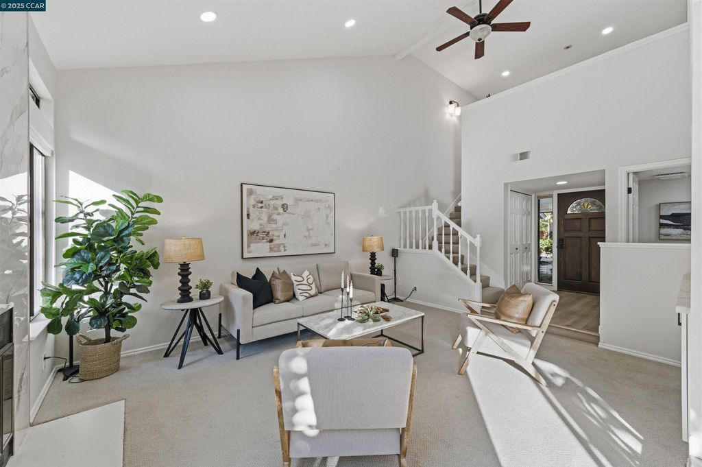 Photo of 305 Windstream Place, Danville, CA 94536 (MLS # 41116099)