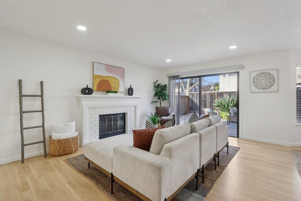 Photo of 3691 Thrush Ter, Fremont, CA 94555 (MLS # 41120062)