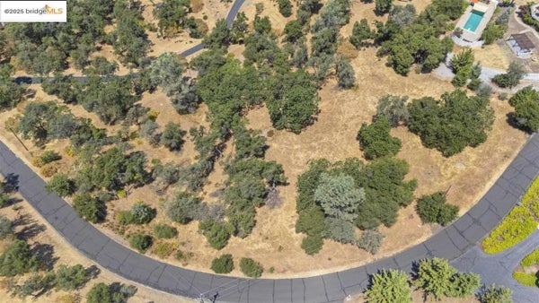 16400 CRESTRIDGE AVE, SONORA, CA 95370 - Image f36330936f73cc34c20cb65eb7d330bb/131764529