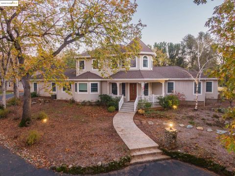 Photo of 16161 Parkridge Ave, Sonora, CA 95370 (MLS # 41119237)