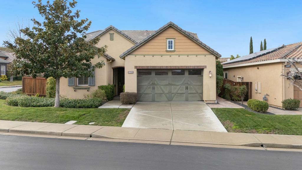 Photo of 1669 Pinot Pl, Brentwood, CA 94513 (MLS # 41120331)