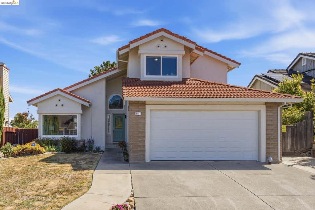 Photo of 2137 Pheasant Dr, Hercules, CA 94547 (MLS # 41145775)