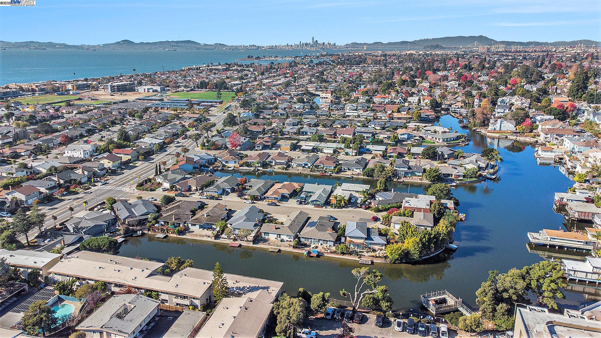 Alameda, California 94501, United States, 3 Bedrooms Bedrooms, ,2 BathroomsBathrooms,Residential,Active,14544