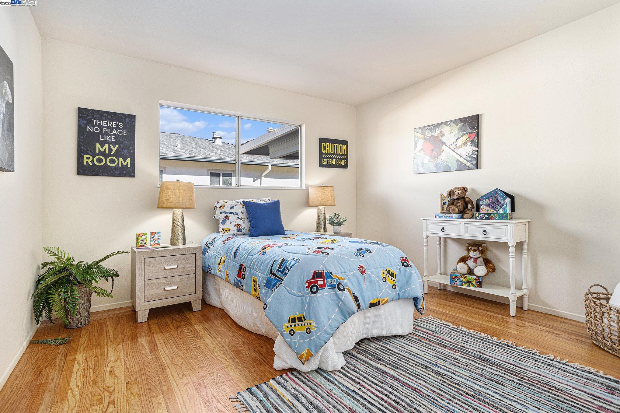 Alameda, California 94501, United States, 3 Bedrooms Bedrooms, ,2 BathroomsBathrooms,Residential,Active,14544