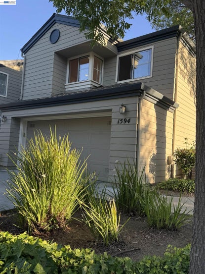 1594 Fairway Green Cir – Investment Home