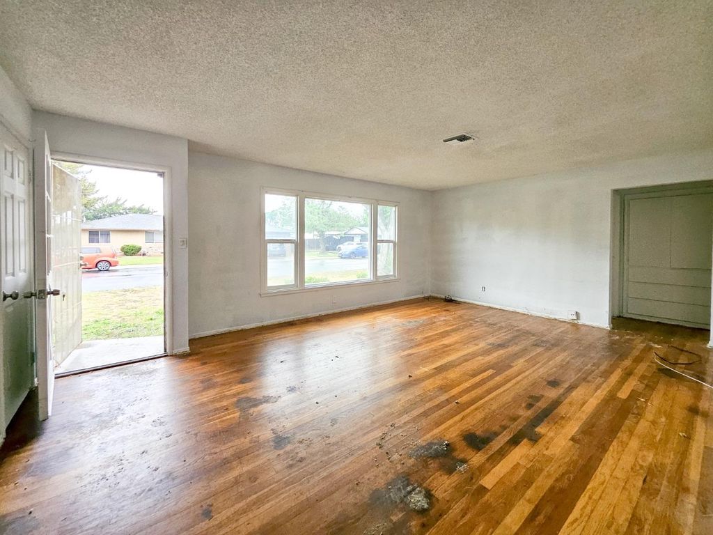 Photo of 2416 Roble Avenue, Modesto, CA 95354 (MLS # ML82040896)