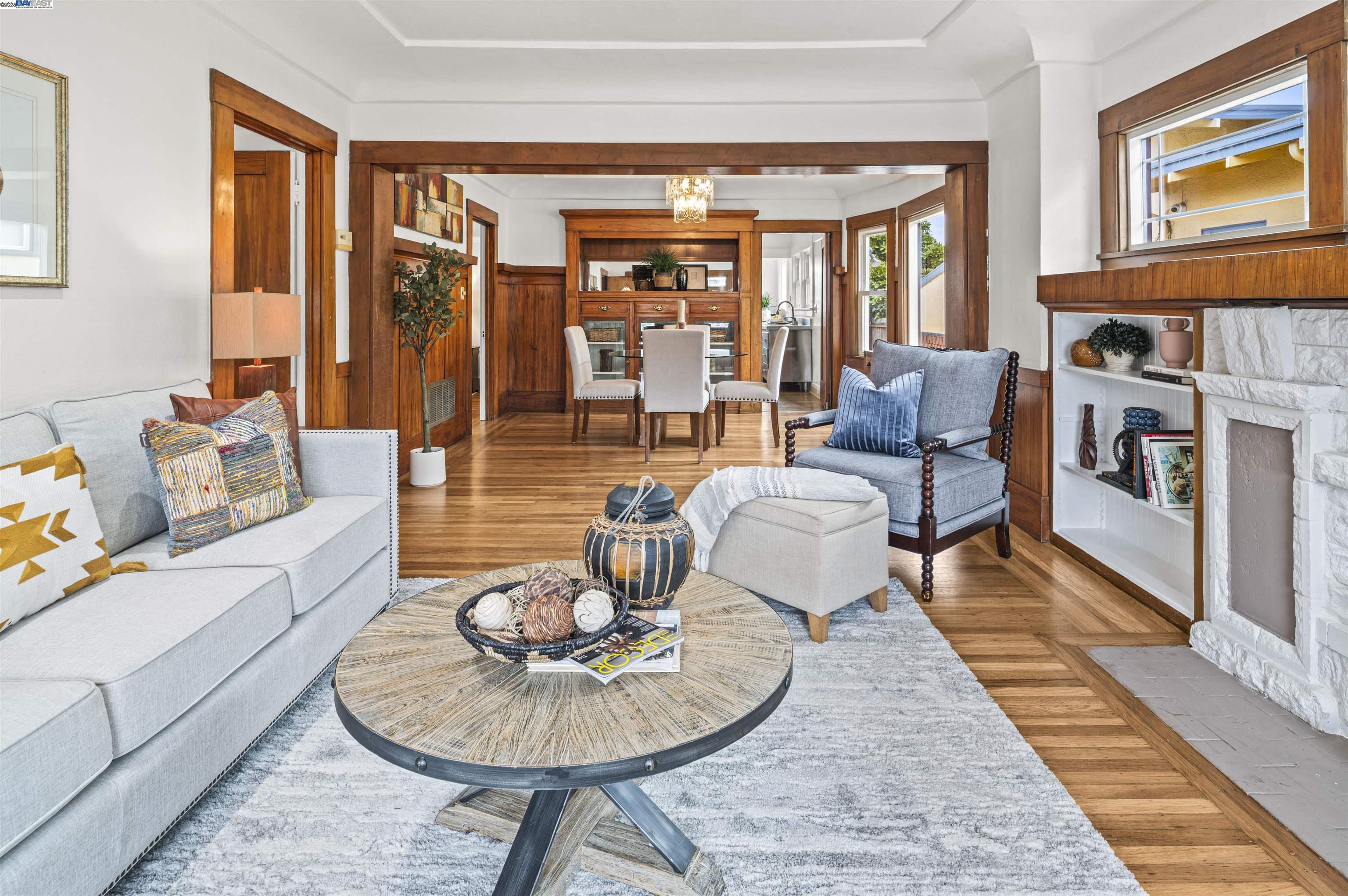 Alameda, California 94501, United States, 4 Bedrooms Bedrooms, ,3 BathroomsBathrooms,Residential,Active,151780