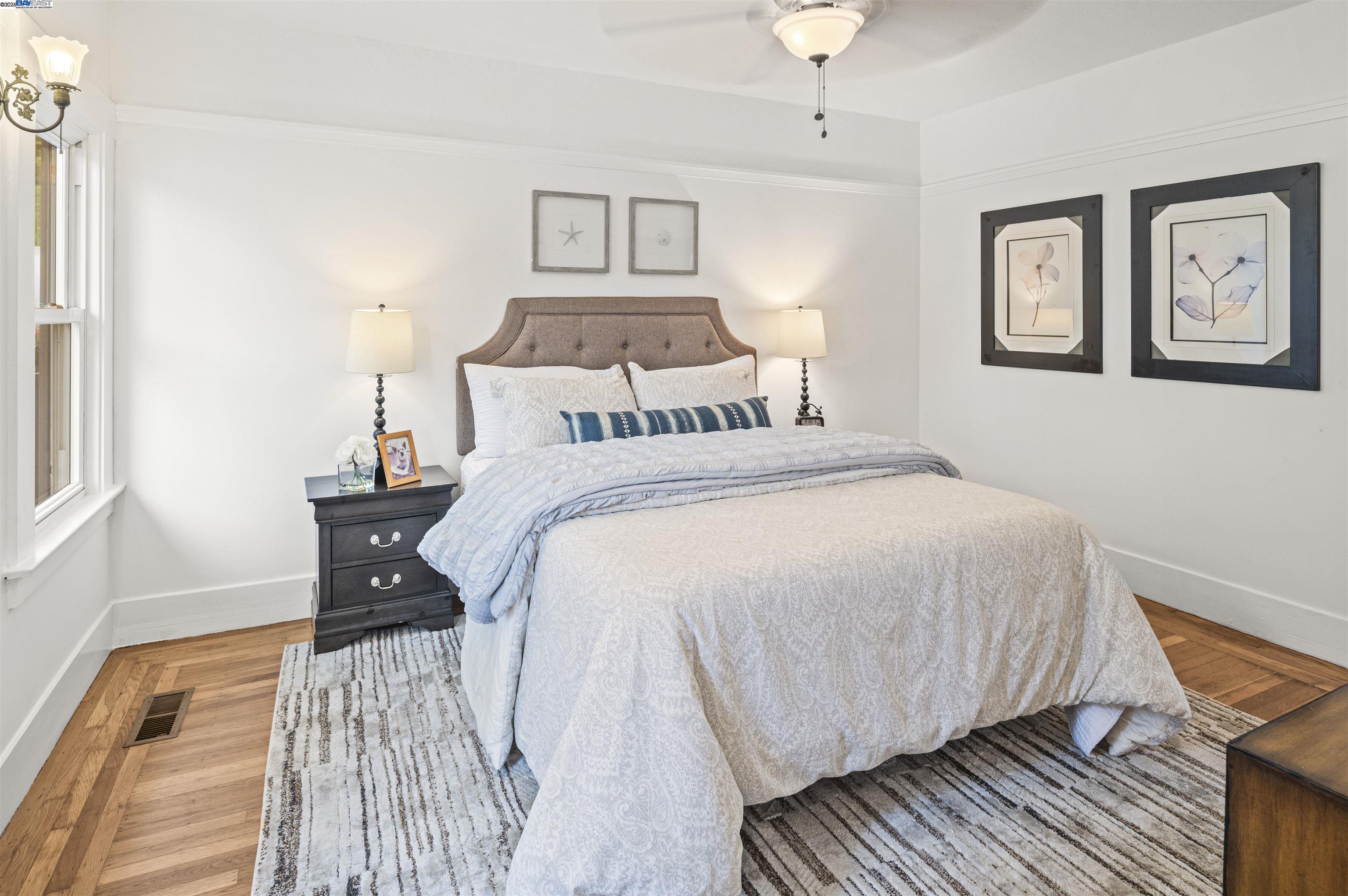 Alameda, California 94501, United States, 4 Bedrooms Bedrooms, ,3 BathroomsBathrooms,Residential,Active,151780