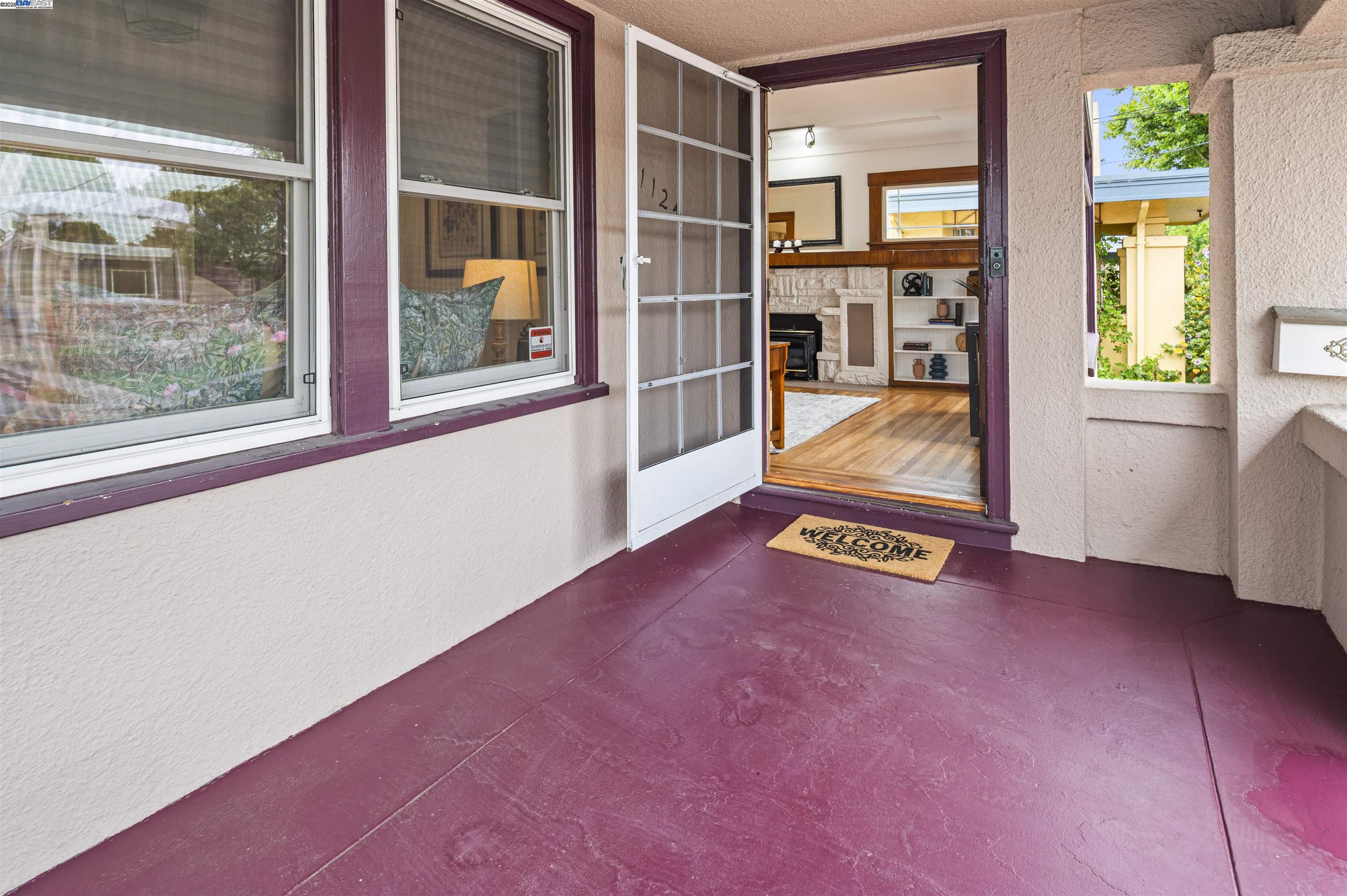 Alameda, California 94501, United States, 4 Bedrooms Bedrooms, ,3 BathroomsBathrooms,Residential,Active,151780