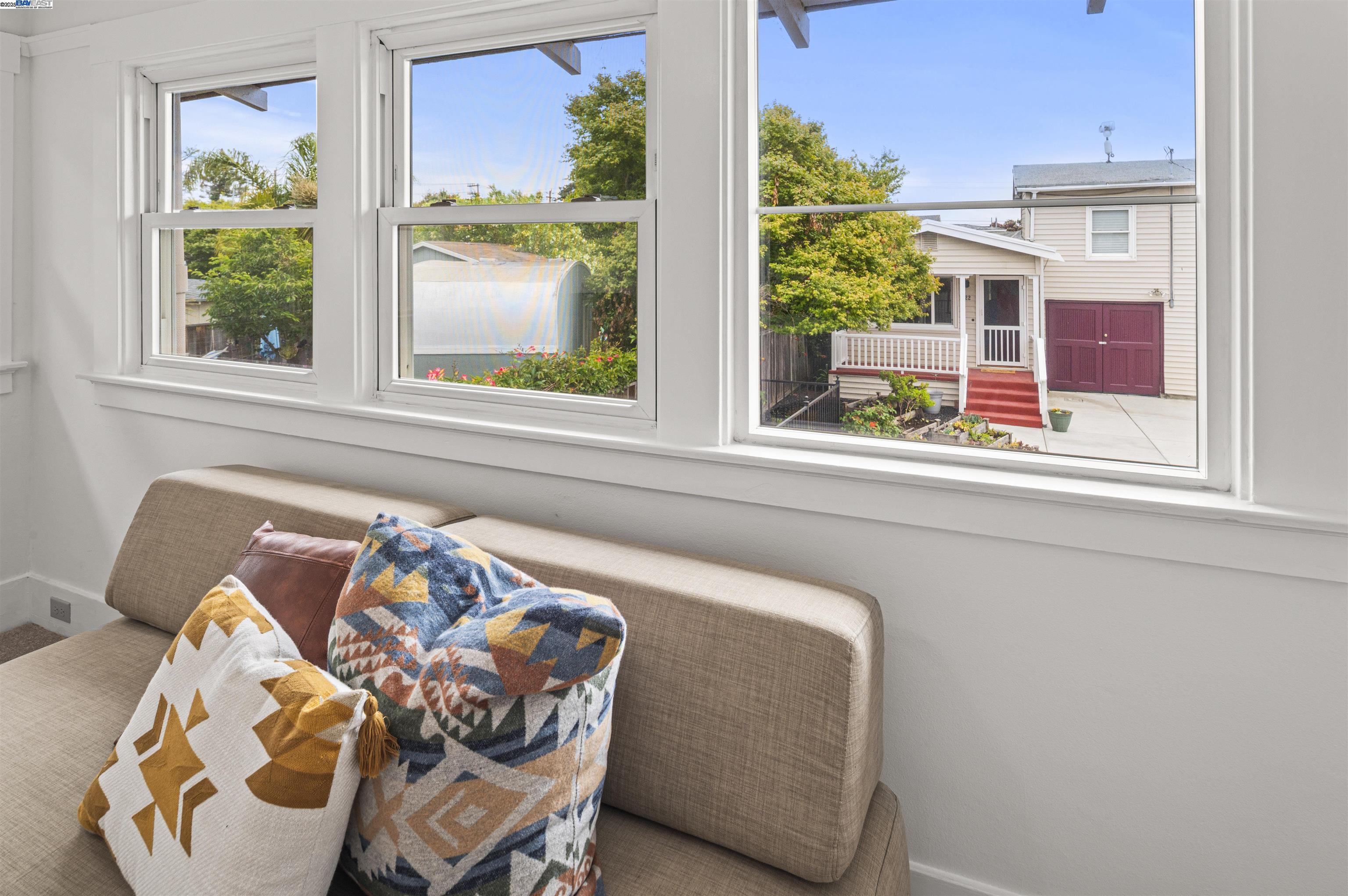 Alameda, California 94501, United States, 4 Bedrooms Bedrooms, ,3 BathroomsBathrooms,Residential,Active,151780