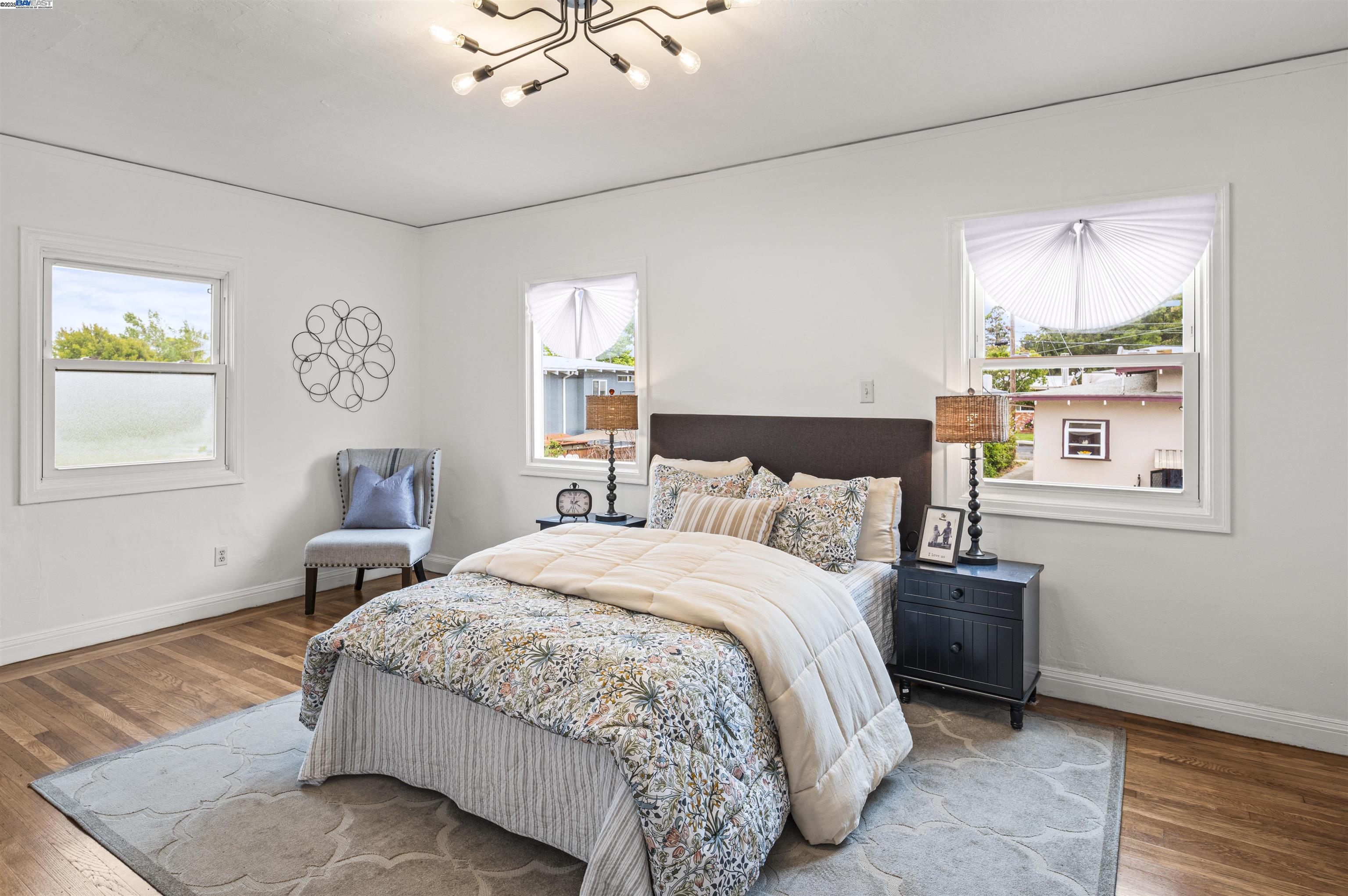 Alameda, California 94501, United States, 4 Bedrooms Bedrooms, ,3 BathroomsBathrooms,Residential,Active,151780