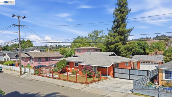 25722 DONALD AVE, HAYWARD, CA 94544 - Image f5283f1827b9cd96a4d5a2e4c0935a99/2138800645