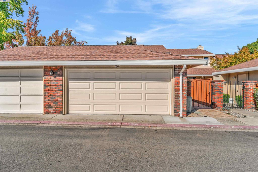Photo of 7602 Arbor Creek Cir, Dublin, CA 94568 (MLS # 41116192)
