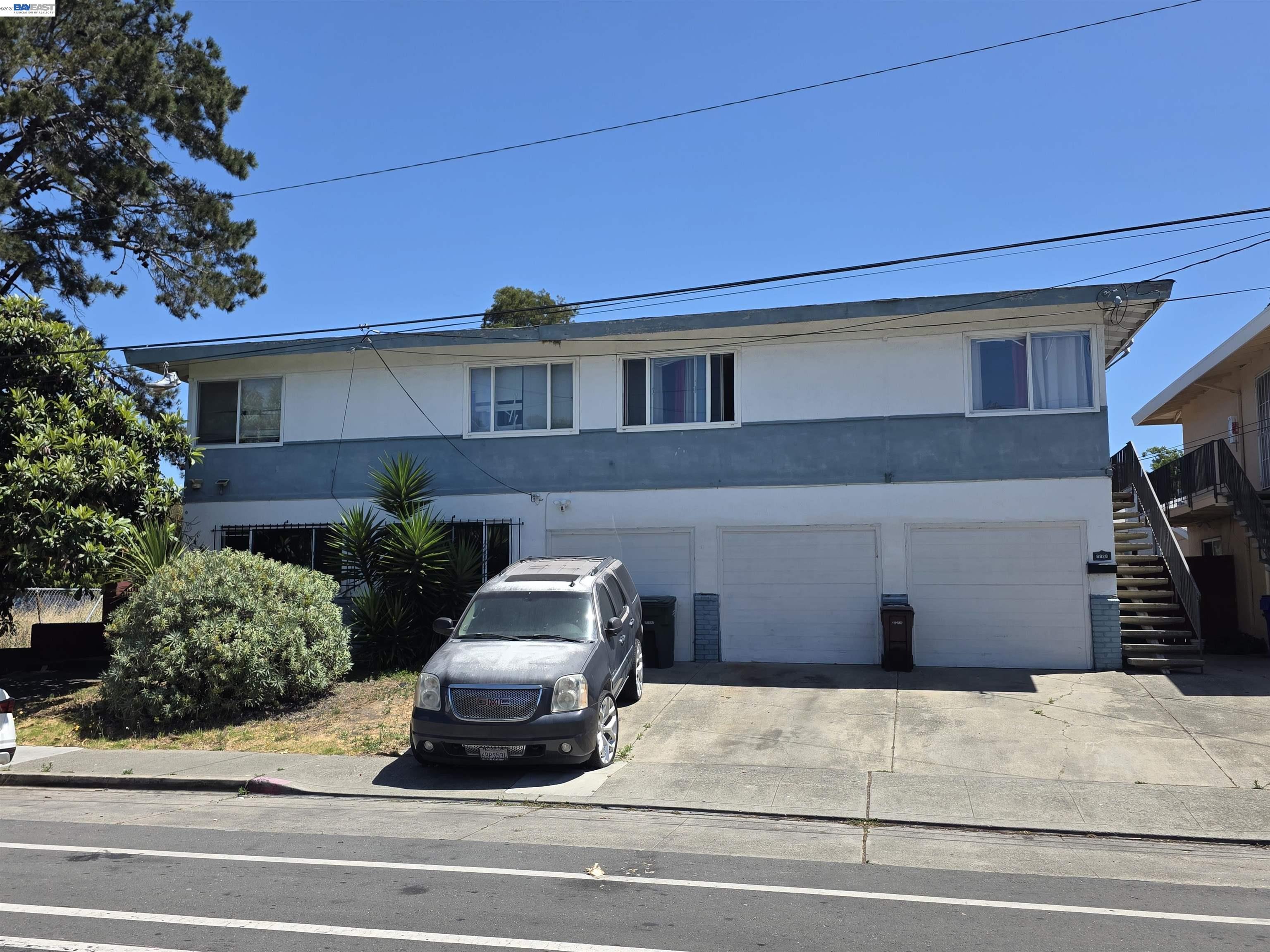 Photo 1 of 2 — 9826 Bancroft Ave, Oakland, CA 94603