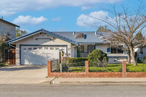 Photo of 3031 Mark Avenue, Santa Clara, CA 95051 (MLS # ML82030725)