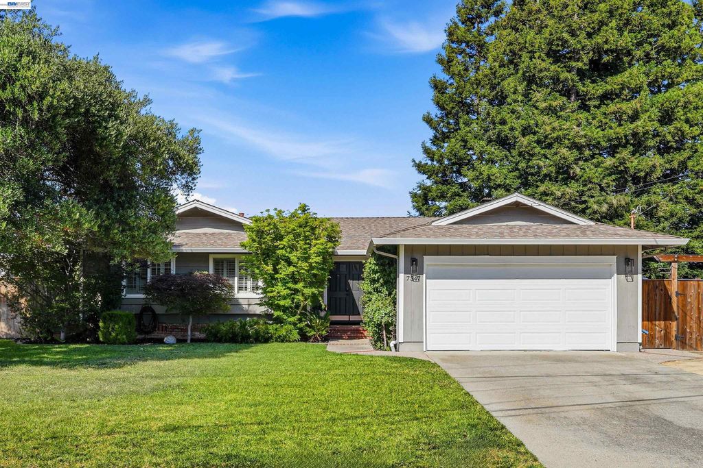 Photo of 7347 Sedgefield Ave, San Ramon, CA 94583 (MLS # 41135506)